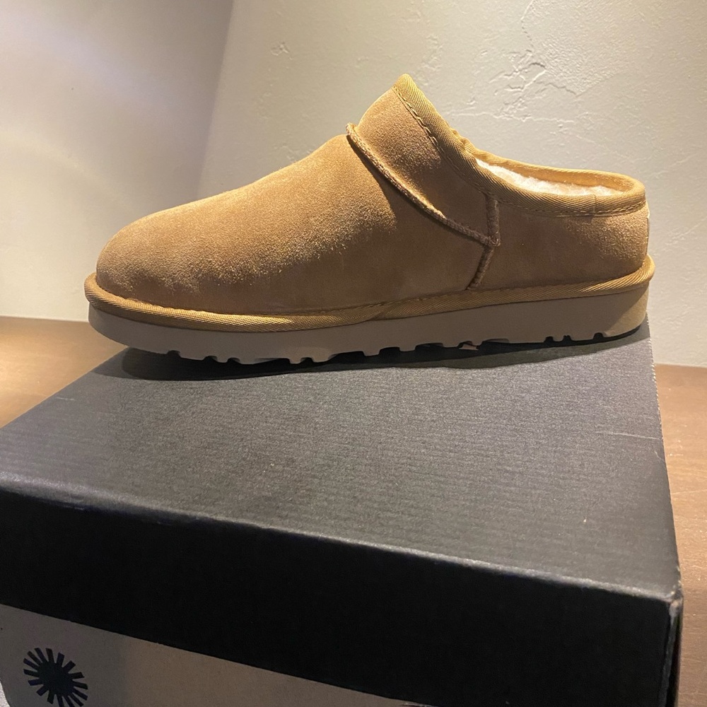 COPY - UGG Classic Slipper